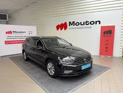 Noir Utilisé 2023 VW Passat Business Break | 24 990 € (Prix juste)