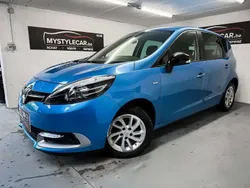 Bleu Utilisé 2016 Renault Scénic III LIMITED Monospace | 10 500 € (Prix assez cher)