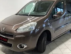 Utilisé 2013 Peugeot Partner Tepee Monospace | 8 250 € (Prix assez cher)