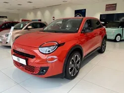 Orange Nouvelle 2024 Fiat 600 La Prima | 34 990 € (Prix cher)