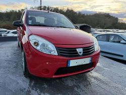 Rouge Utilisé 2011 Dacia Sandero Ambiance Berline | 4 290 € (Bon prix)