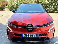 Rouge Utilisé 2023 Renault Mégane Iconic Berline | 30 200 € (Prix assez cher)