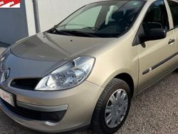 Jaune Occasion 2007 Renault Clio II Citadine | 3 890 € (Prix juste)