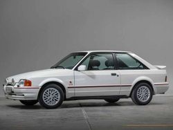 Blanc Occasion 1990 Ford Escort Berline | 9 900 €