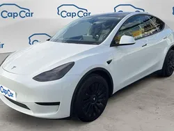 Utilisé 2024 Tesla Model Y Standard Range SUV | 32 870 €