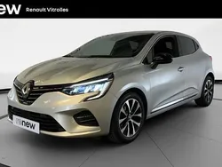 Gris Utilisé 2023 Renault Clio V Techno Citadine | 15 999 € (Prix juste)