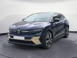 Utilisé 2023 Renault Mégane Iconic Berline | 27 990 € (Prix juste)