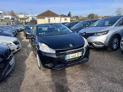 Noir Utilisé 2014 Peugeot 208 Access Citadine | 6 990 € (Prix juste)