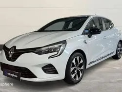 Blanc Utilisé 2021 Renault Clio V LIMITED Berline | 16 799 € (Prix juste)