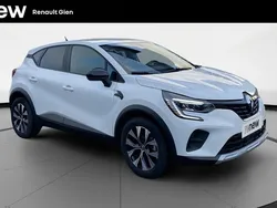Blanc Utilisé 2024 Renault Captur Evolution SUV | 22 990 € (Prix juste)
