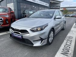 Gris perle mã©tallisã© Utilisé 2022 Kia Ceed Active Berline | 19 799 € (Prix juste)