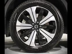 Noir Occasion 2023 Volvo XC40 Plus SUV | 39 900 € (Prix assez cher)