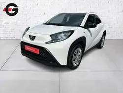 Blanc Utilisé 2023 Toyota Aygo X-play Citadine | 13 990 € (Prix juste)