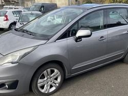 Utilisé 2015 Peugeot 5008 Allure Monospace | 10 990 € (Prix juste)