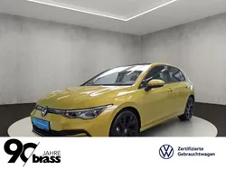 Jaune Utilisé 2023 VW Golf VIII Active Berline | 31 900 € (Prix assez cher)