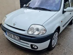 Blanc Utilisé 2000 Renault Clio II Citadine | 2 750 € (Bon prix)