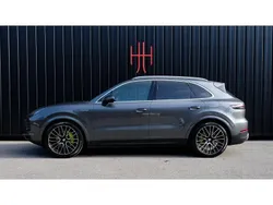 Utilisé 2019 Porsche Cayenne SUV | 62 900 € (Prix assez cher)