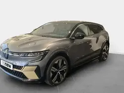 Gris Utilisé 2023 Renault Mégane Iconic Berline | 27 490 € (Bon prix)