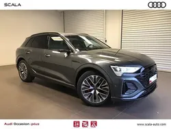 Gris daytona nacré Utilisé 2024 Audi Q8 e-tron S-Line SUV | 59 990 € (Prix juste)