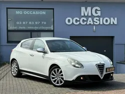 Blanc Utilisé 2011 Alfa Romeo Giulietta Citadine | 5 990 €