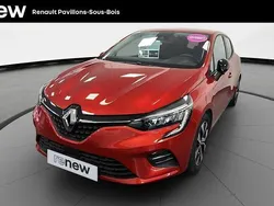 Rouge Utilisé 2023 Renault Clio V Business Citadine | 14 499 € (Prix juste)