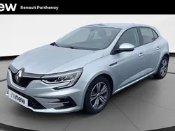 Gris Utilisé 2023 Renault Mégane IV Evolution Berline | 19 490 € (Prix assez cher)