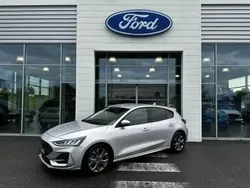 Gris Utilisé 2024 Ford Focus ST-Line X Berline | 24 499 € (Prix juste)