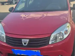 Rouge Utilisé 2010 Dacia Sandero Citadine | 2 950 €