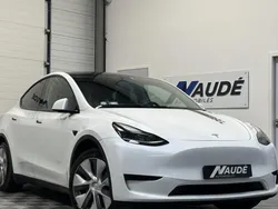 Noir Utilisé 2023 Tesla Model Y Standard Range SUV | 30 990 € (Prix juste)