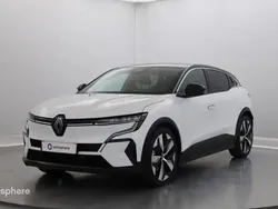 Blanc glacier / toit noir étoilé Nouvelle 2024 Renault Mégane Techno SUV | 34 499 €