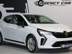 Blanc Utilisé 2024 Renault Clio V Evolution Berline | 16 499 € (Prix juste)