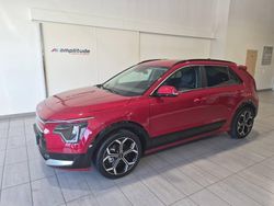 Rouge Utilisé 2023 Kia Niro Premium SUV | 26 990 € (Prix juste)