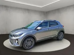 Gris Nouvelle 2025 Kia Stonic SUV | 28 480 € (Prix assez cher)