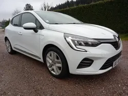 Blanc Utilisé 2021 Renault Clio V Business Berline | 13 990 €