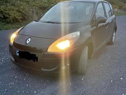 Utilisé 2010 Renault Scénic III Expression Monospace | 2 100 €