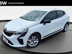 Blanc Utilisé 2023 Renault Clio V Evolution Citadine | 16 490 € (Prix juste)
