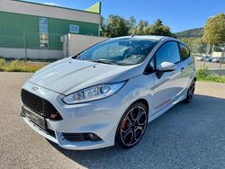 Gris Utilisé 2016 Ford Fiesta ST200 Citadine | 18 990 €