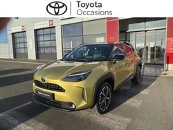 Or pur/toit noir (m) Utilisé 2022 Toyota Yaris Hybrid SUV | 23 490 € (Prix juste)
