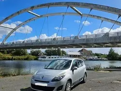 Utilisé 2009 Renault Grand Scénic III Authentique Monospace | 2 890 € (Bon prix)