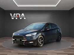 Noir Utilisé 2015 Ford Focus ST Berline | 17 970 € (Prix juste)