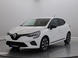 Blanc Utilisé 2022 Renault Clio V Evolution Berline | 15 299 € (Prix juste)