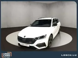 Blanc Utilisé 2023 Skoda Octavia RS Break | 35 374 € (Prix juste)