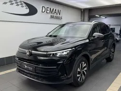 Noir Utilisé 2024 VW Tiguan Business SUV | 39 500 € (Prix juste)