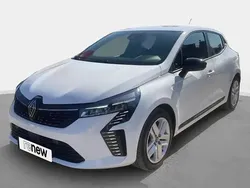 Blanc Utilisé 2024 Renault Clio V Evolution Citadine | 20 250 € (Prix juste)