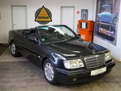 Noir Utilisé 1995 Mercedes E500 Berline | 110 000 €