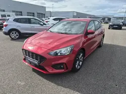 Rouge lucid mã©tallisã© premium Utilisé 2021 Ford Focus ST-Line Berline | 19 499 € (Super prix)