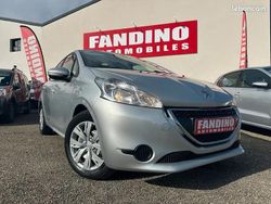 Gris Utilisé 2013 Peugeot 208 Active Citadine | 7 990 € (Prix assez cher)