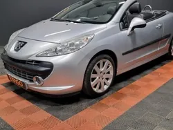 Utilisé 2007 Peugeot 207 CC Cabriolet | 5 990 € (Prix assez cher)