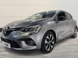 Gris Utilisé 2023 Renault Clio V Evolution Berline | 15 499 € (Prix juste)