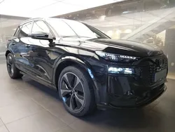 Noir mythic métallisé Utilisé 2024 Audi Q6 e-tron Design SUV | 89 880 € (Prix cher)